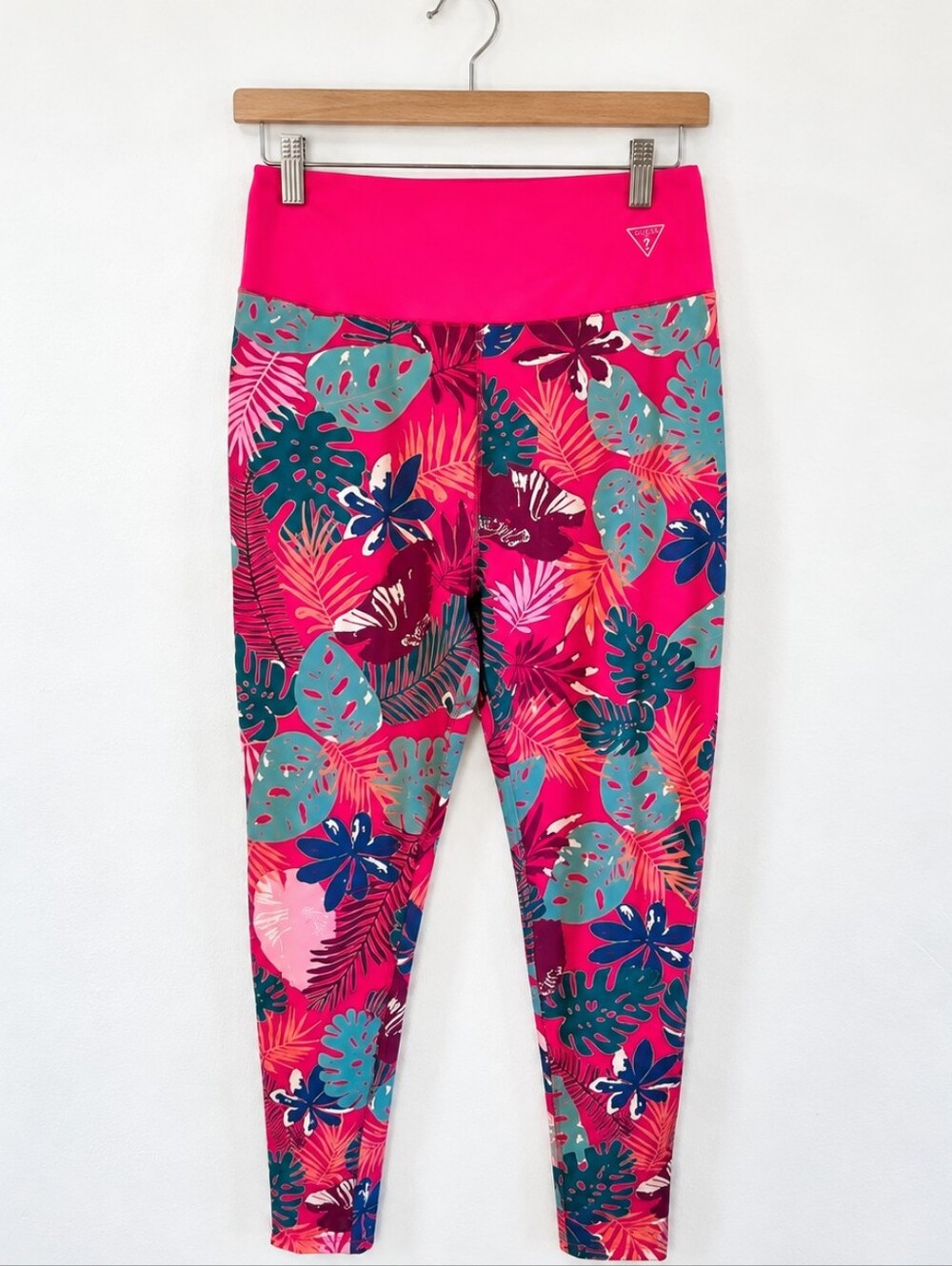 •Guess Tropical Print Active Leggings